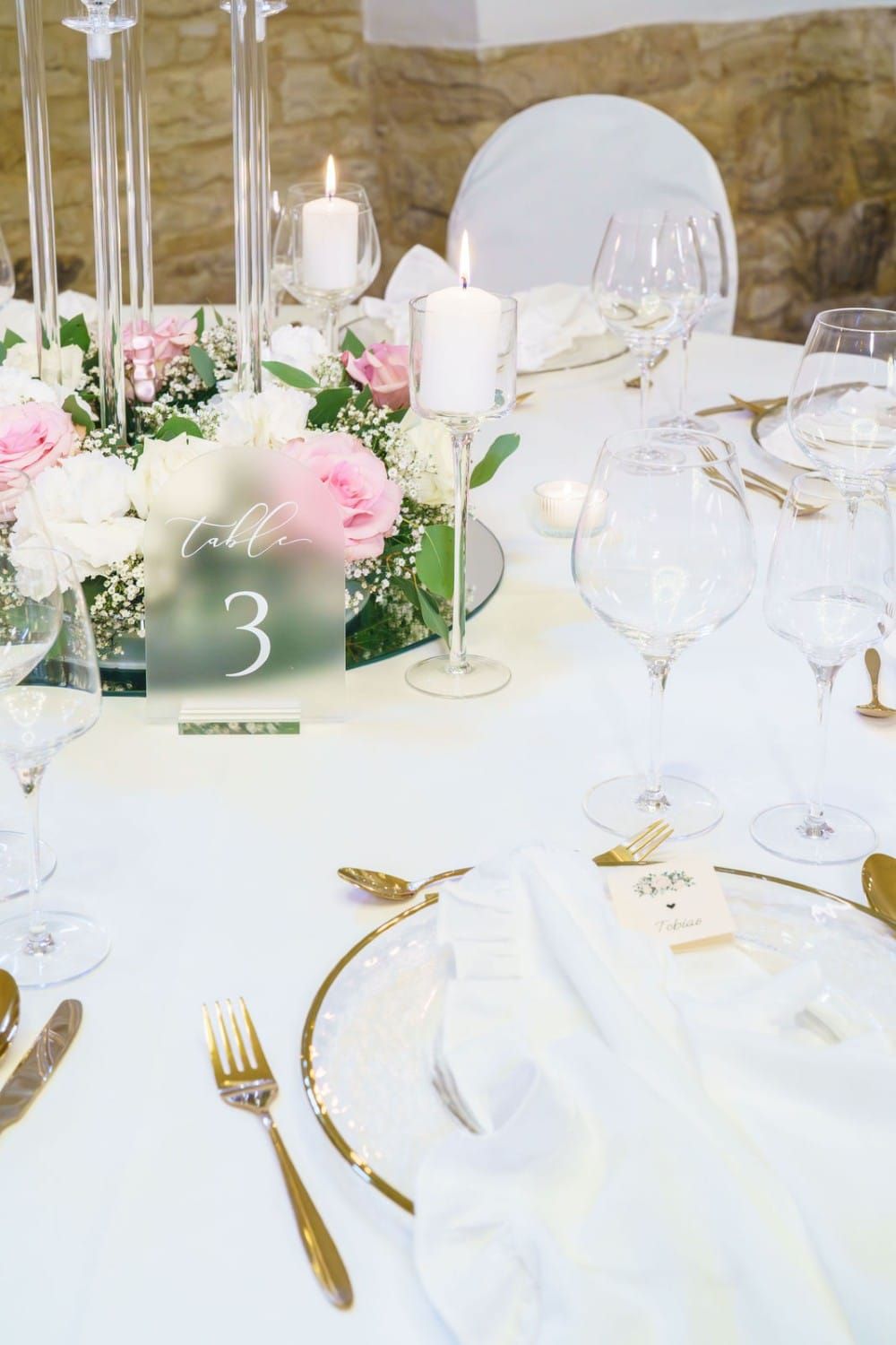 Tischdekoration mit Blumen – Zweisein Hochzeiten